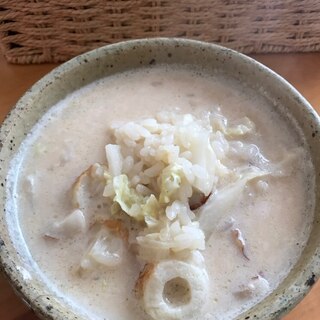 白菜とちくわの豆乳味噌雑炊